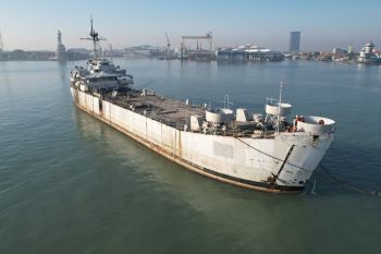 KRI Teluk Bone diperkirakan sampai Pariaman akhir September