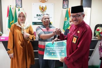 Baznas serahkan bantuan modal usaha untuk UMKM Batam