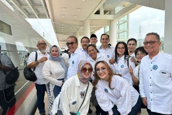 Catatan Ilham Bintang -Tiga Setengah Jam, Pergi Pulang Bandung Plus Kulineran Sate Hadori