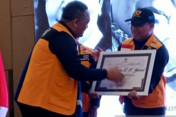 BP2MI berikan penghargaan kepada lima tokoh peduli PMI di NTT