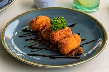 Bahan dan cara membuat kroket khas Spanyol yang renyah dan lembut