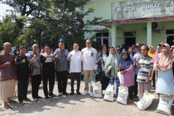 1.249 keluarga di Kota Palembang terima beras bantuan pangan tahap kedua