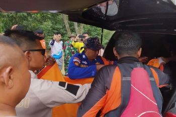 Tim gabungan temukan jasad bocah yang terseret arus di Batam