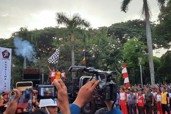 TNI pamerkan 125 unit peralatan perang di Monas