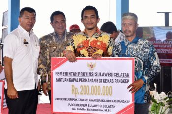Pemprov Sulsel bantu delapan unit kapal untuk nelayan di Bulukumba