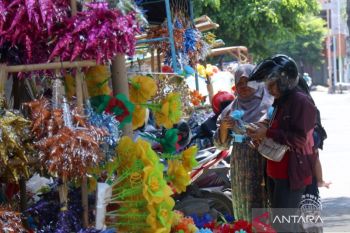 Bunga telur untuk tradisi Maulid Nabi Muhammad