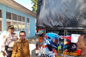 Pastikan aman, Bupati Tanah Datar lepas pendistribusian surat suara Pilwana serentak 2023