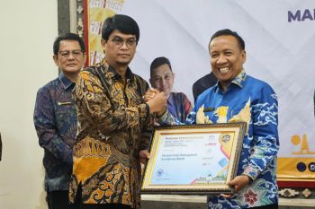 Pemkab Sumbawa Barat dapatkan penghargaan dari BKN