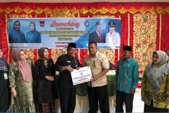 Cegah stunting, Semen Padang salurkan bantuan PMT di Pauh