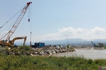 Tampak pembangunan Jembatan IV Palu mulai dikerjakan