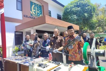 Forkopimda Sidoarjo musnahkan barang bukti senjata api rakitan