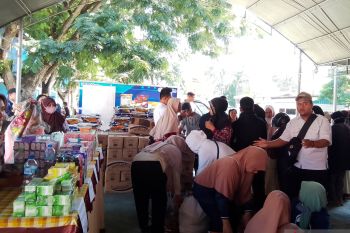 Pemkot Palu terus gencarkan pasar murah tekan harga bahan pangan