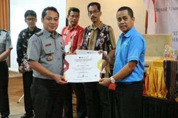 Kemenkumham Jateng serahkan enam penghargaan KI di Jepara dan Kudus