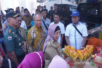 Pemkab Batang gandeng Bulog selenggarakan pasar pangan  murah