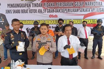Kurir narkoba berpistol diringkus di Bengkalis