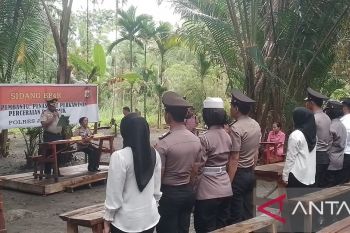 Polres Jayapura nikahkan enam pasangan di dusun sagu