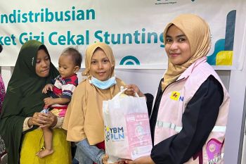 Srikandi dan YBM PLN bagikan paket bantuan untuk pencegahan stunting