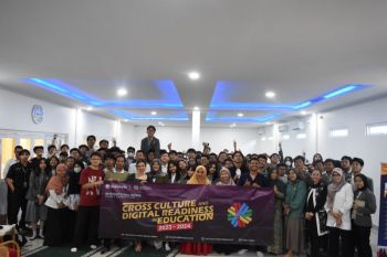 International Office Darmajaya-SMA TMI kolaborasi gelar "Cross Culture and Digital Readiness"