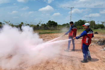 Hutama Karya tambah alat bantu pemadam api di tol, termasuk "gepyok api"