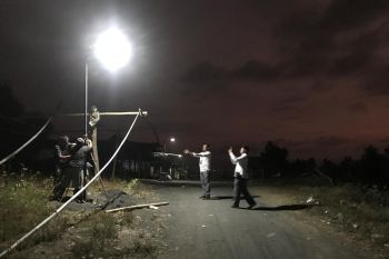 Bibir Pantai Karanganyar Jember kini tak lagi gulita