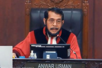 MK menolak lima gugatan terhadap UU Cipta Kerja