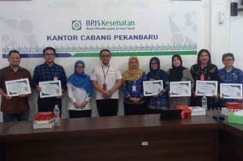 BPJS Kesehatan Cabang Pekanbaru serahkan penghargaan pelayanan terbaik
