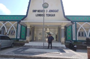 SMPN 3 Jonggat edukasi bahaya perundungan