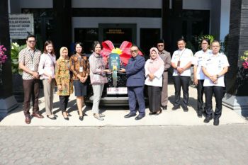 Bank Jateng serahkan bantuan mobil pada BPKPAD Sukoharjo