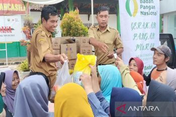 Pemkab Batang-Bulog libatkan petani lokal gelar operasi  pasar murah