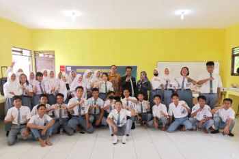 Pelajar SMAN 5 Dusun Selatan belajar Jurnalistik dari SMSI Barsel