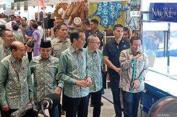 Jokowi mengenai Menteri Pertanian: Ditunggulah, belum sampai ke Indonesia