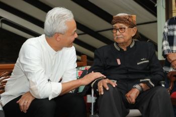 Ganjar Pranowo mengaku banyak belajar dari mantan gubernur Jabar Solihin GP