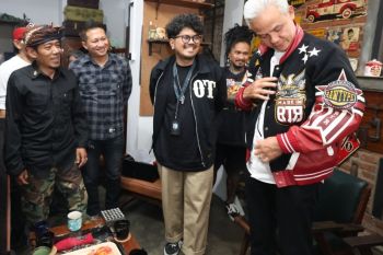 Ganjar Pranowo menerima masukan untuk memajukan seni budaya Indonesia
