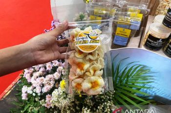 Kerupuk telur asin? Rasakan kriuknya di "Jatim Fest 2023"