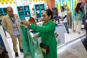 29 UMKM Binaan PLN eksis di INACRAFT, istri Menkop dan UKM apresiasi produk unik dan berkelas