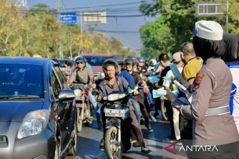 Polresta Banjarmasin bagikan 10 ribu masker cegah ISPA