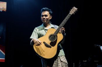 Bagas Prasetyo, gitaris grup band Soegi Bornean jadi juri kompetisi seni SILN se-Asia Tenggara