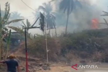 Damkar Lampung Selatan padamkan dua titik lokasi kebakaran