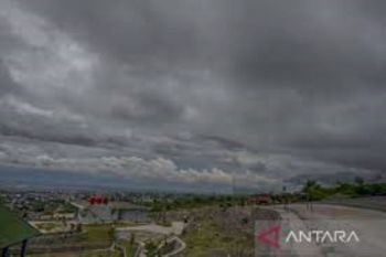 Ciptakan hujan buatan, BPBD Riau semai 500 kg garam di Siak dan Pelalawan