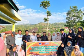 PKM UMMY Solok produksi nanopropolis lebah galo-galo sebagai pemberdayaan ekonomi perempuan di Kabupaten Solok