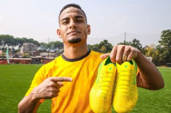 Mills rilis sepatu sepakbola Xyclopse Panthera