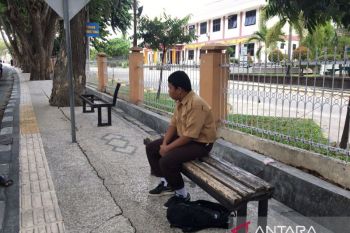 "Rusaknya bangku fasilitas umum di Palu&rdquo;