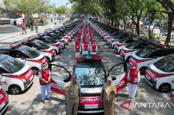 Wali Kota Makassar  meluncurkan 47 armada "Home Care Dottorota"