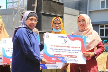 Pemkab Batang serahkan bantuan usaha kepada 58  UMKM
