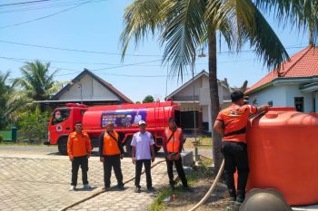 Banyuwangi distribusikan air ke wilayah terdampak kekeringan
