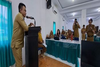 Sullbar beri bimbingan pelaksanaan SKM kepada OPD pelayanan publik