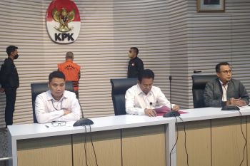 KPK tahan Sekjen Kementan usai ditetapkan sebagai tersangka