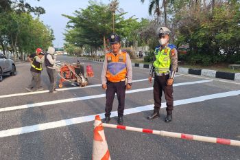 Antisipasi balap liar, Satlantas Polresta Pekanbaru pasang pita penggaduh