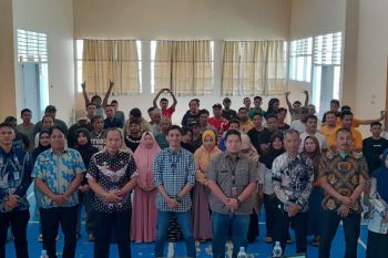 Warga Binaan Lapas Ampana diajar gunakan kartu Brizzi