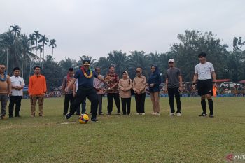 Gubernur Sumbar minta sarana olahraga dilengkapi fasilitas ibadah